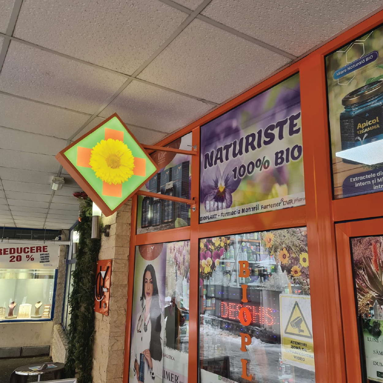 FOLIE ADEZIVĂ TRANSLUCIDĂ - RXS DESIGN