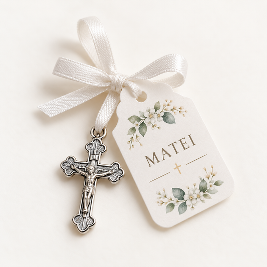 Cruciuliță de botez cu etichetă personalizată – exemplu de personalizare