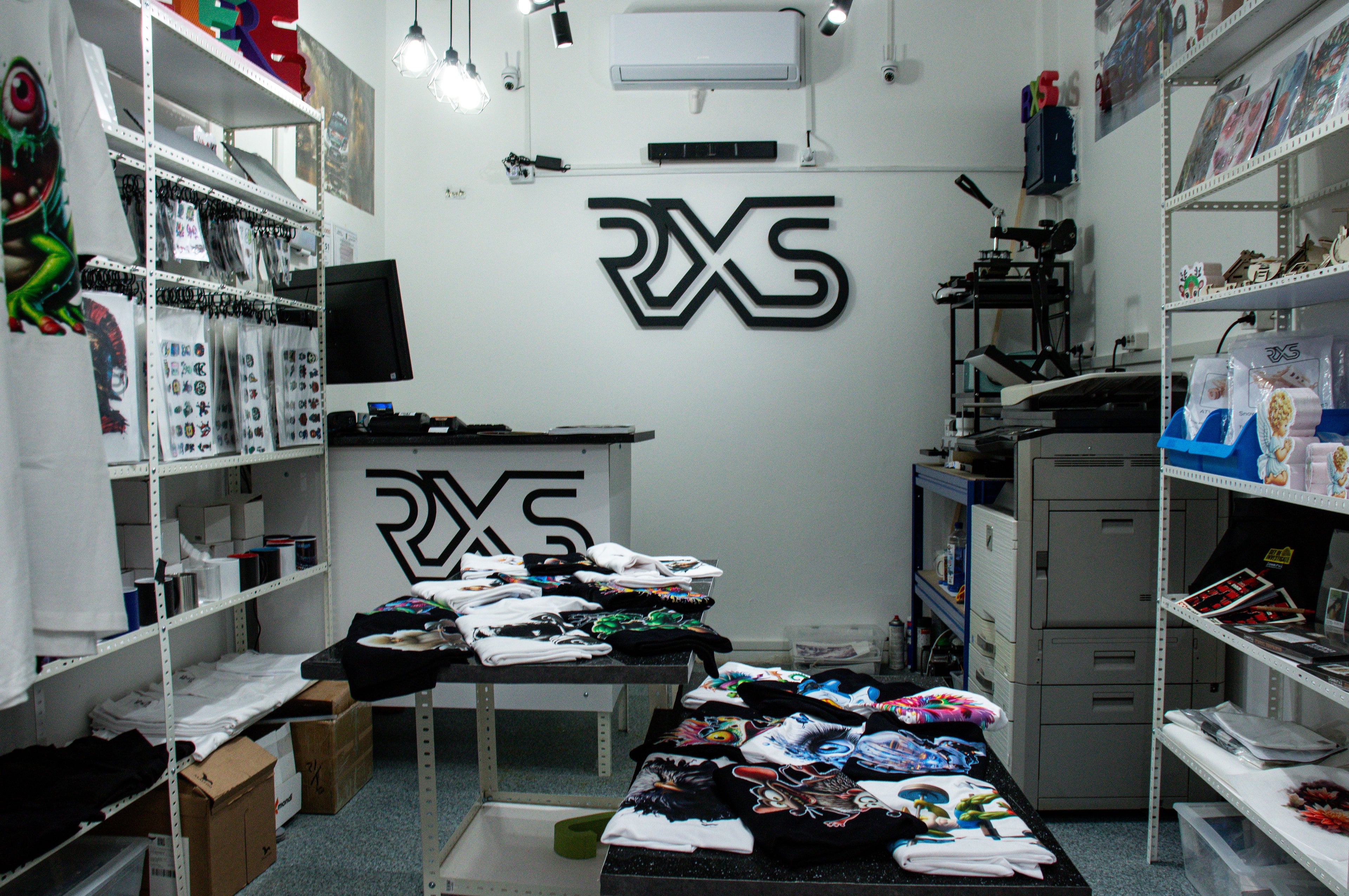 magazin personalizari rxs brasov interior